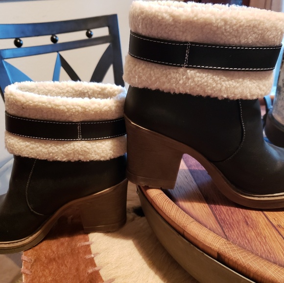 Fun boots by Dirty Laundry! - Picture 3 of 4
